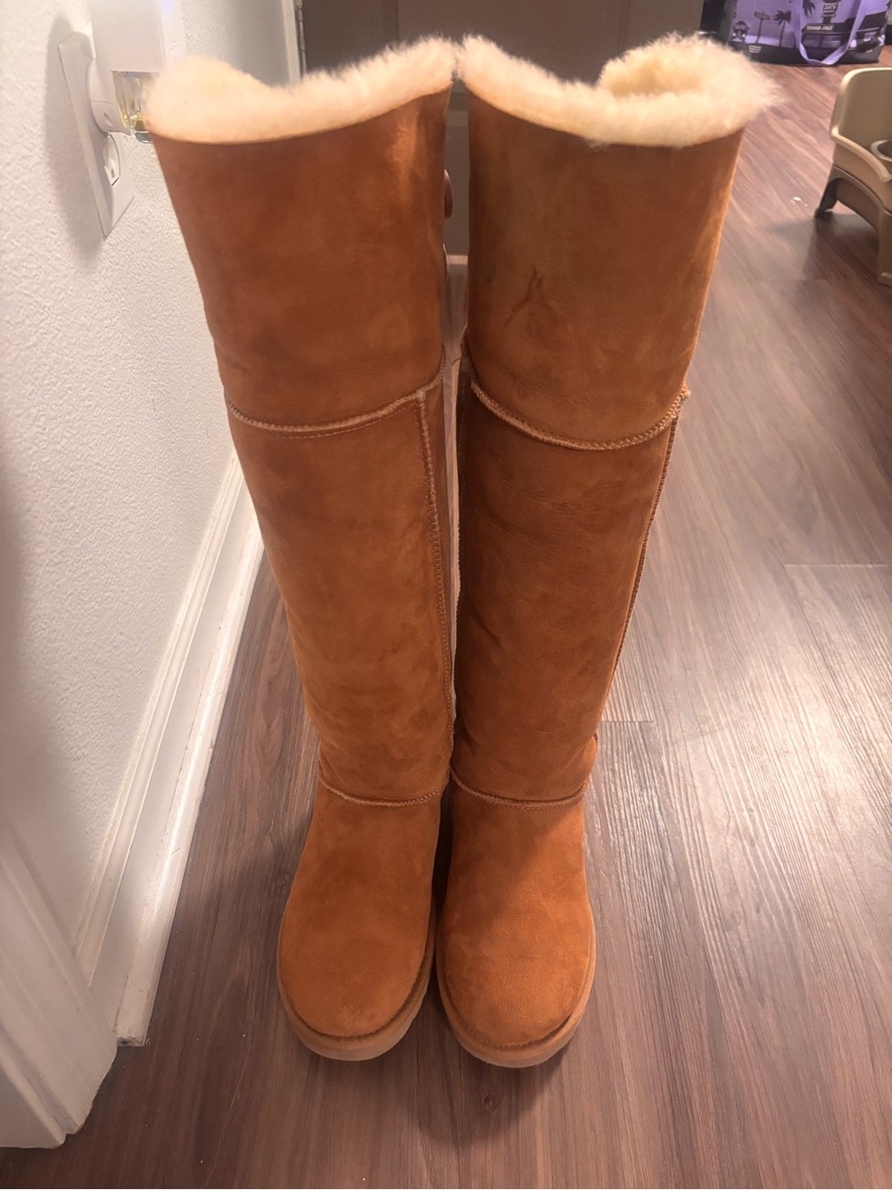 UGG Over the Knee Women's Bailey Button Boot in Chestnut Size 8 - Picture 3 of 6